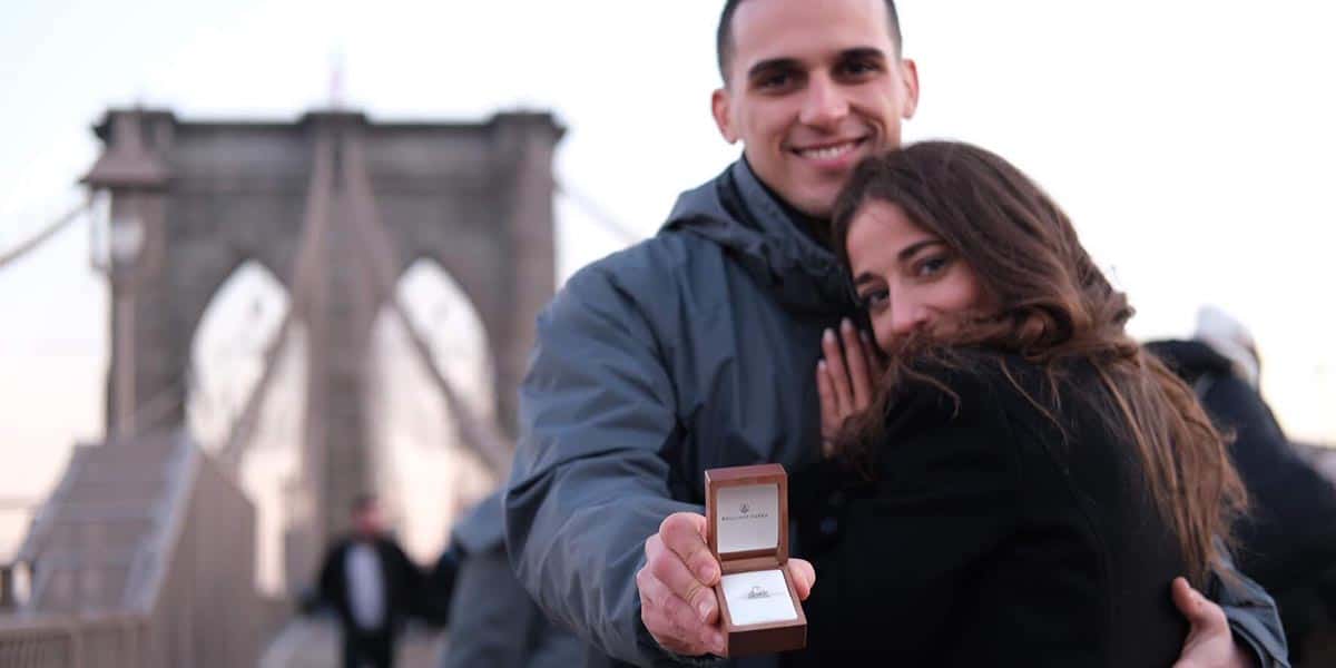 Emanuel Velez propose
